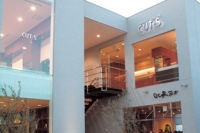 CUT・S 春日店（カッツ）